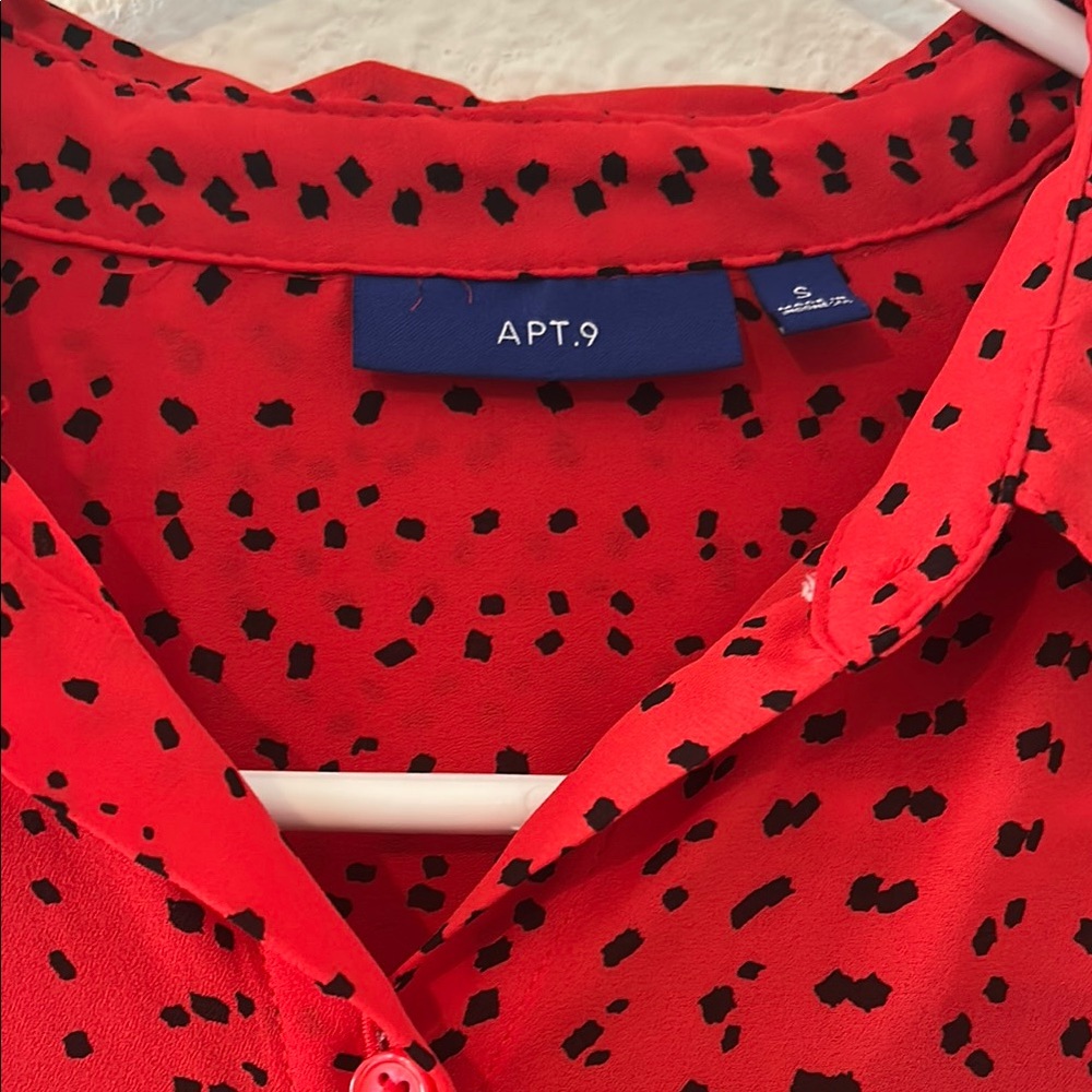 Red patterned Button-Up Blouse - Picture 2 of 5